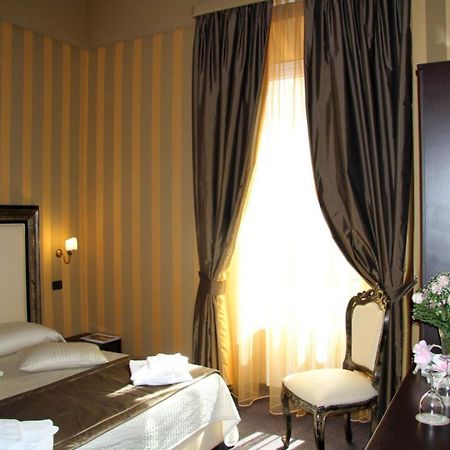 Domus Romantica Luaran gambar