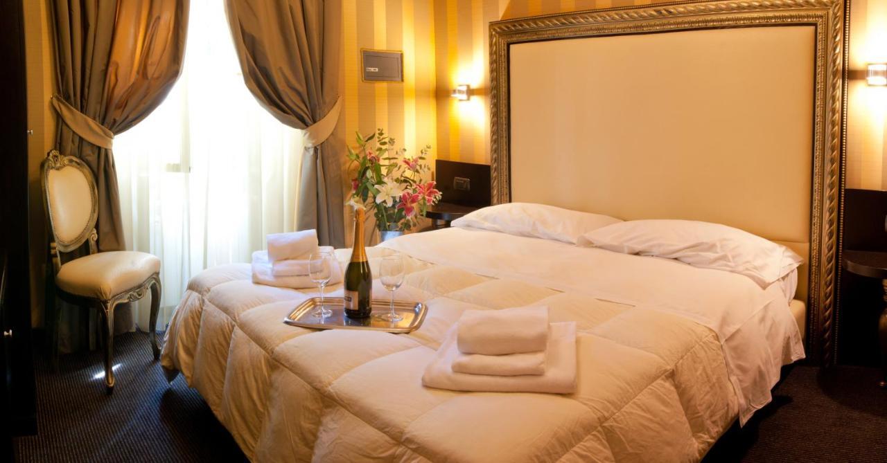 Domus Romantica Luaran gambar