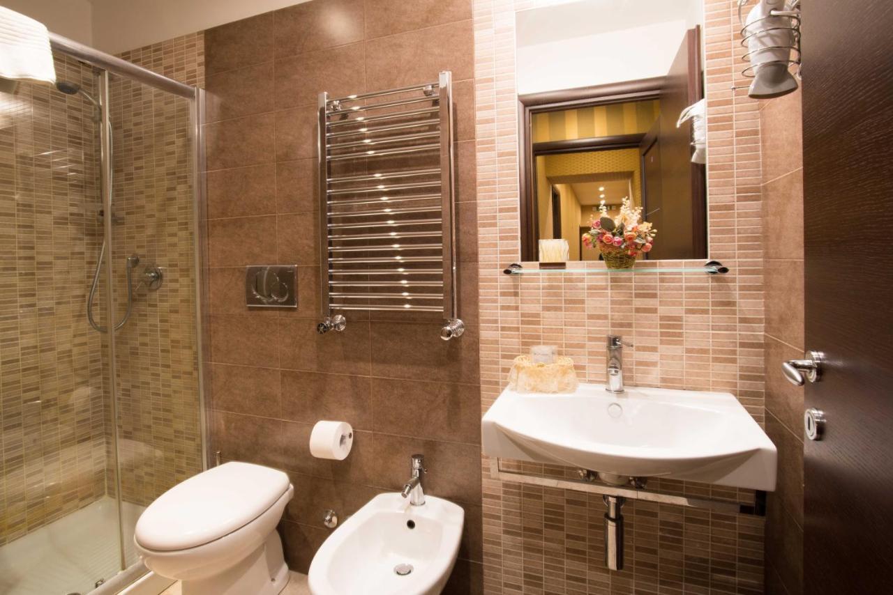 Domus Romantica Luaran gambar
