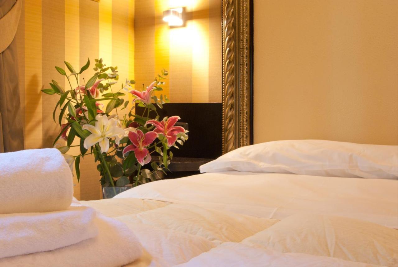 Domus Romantica Luaran gambar