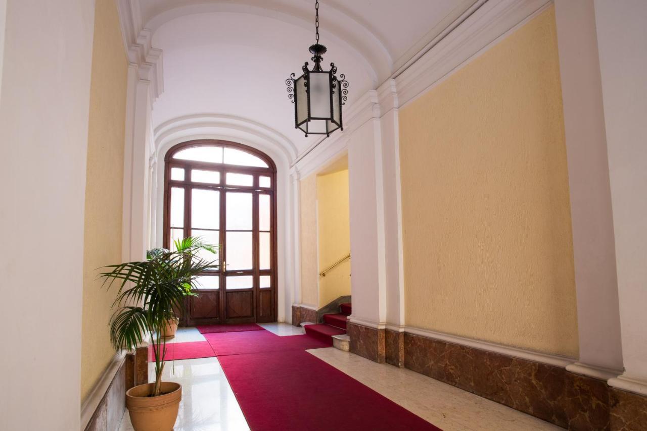 Domus Romantica Luaran gambar