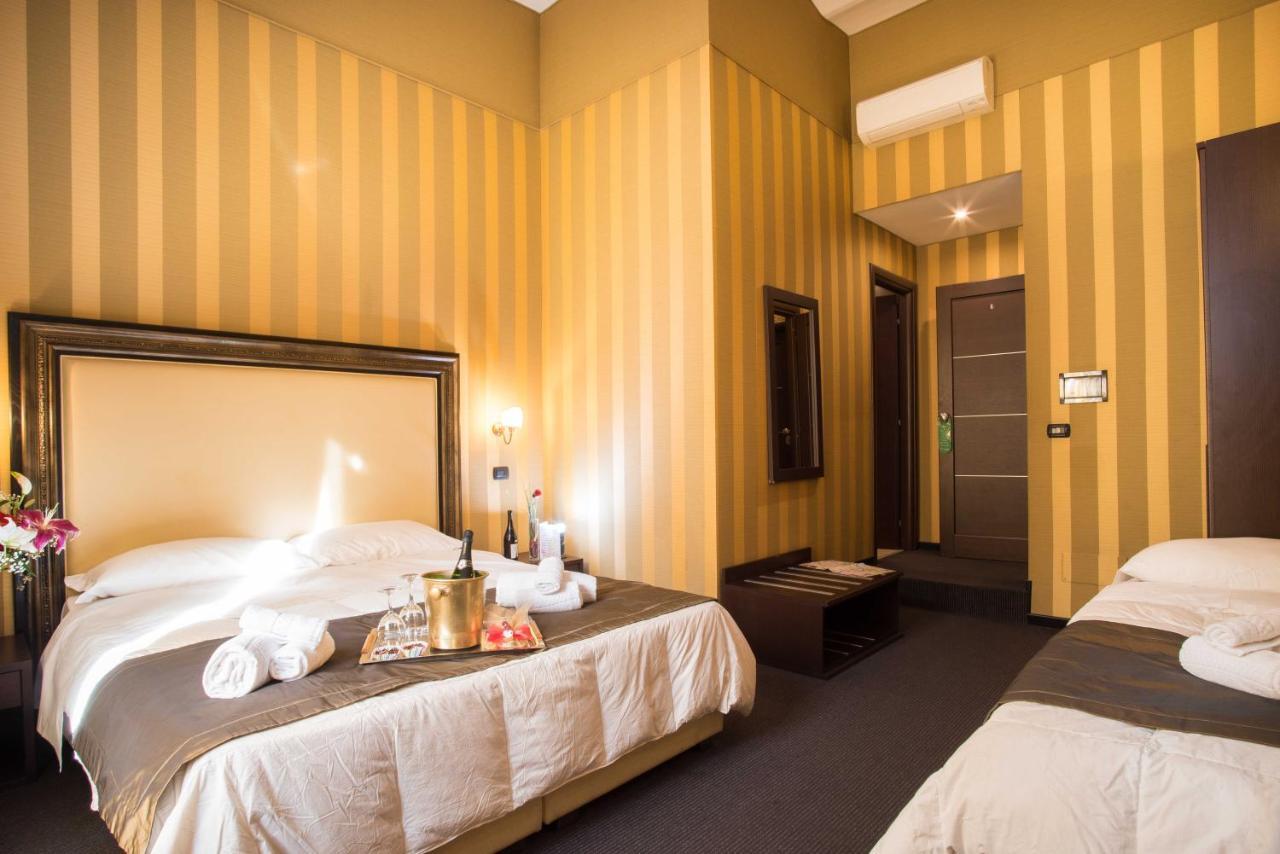 Domus Romantica Luaran gambar